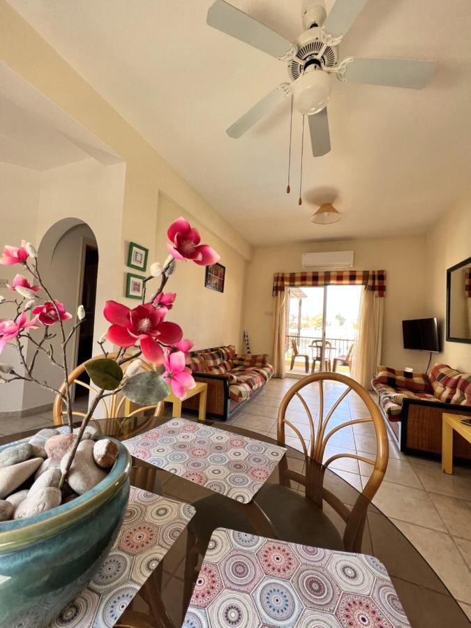 Appartement Sirena Kings à Paphos Extérieur photo